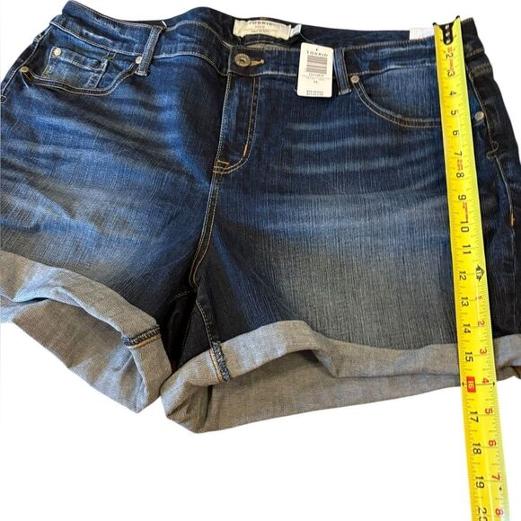Torrid Keep It 100 5 Inch Rolled Hem Denim Shorts Womens Size 22 NWT - Picture 8 of 8